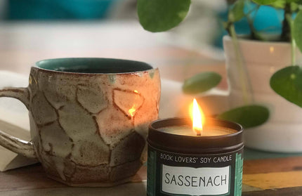Sassenach｜Bookish Soy Candle｜4oz Travel Tin: 4 oz Tin